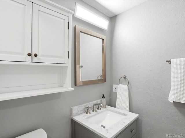 807 E 14th Ave 2, Denver, CO 80218