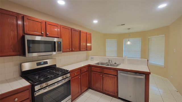 3335 Lakeland Gardens Drive, Katy, TX 77449
