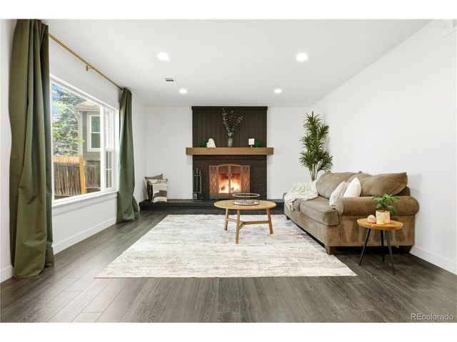 1127 E Kettle Pl, Centennial, CO 80122