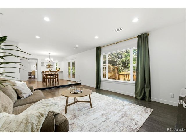 1127 E Kettle Pl, Centennial, CO 80122