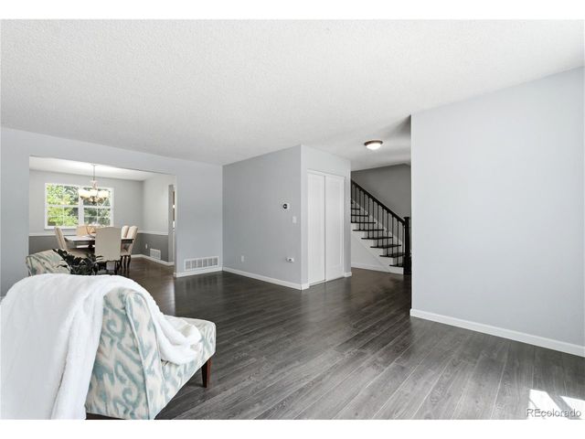 1127 E Kettle Pl, Centennial, CO 80122