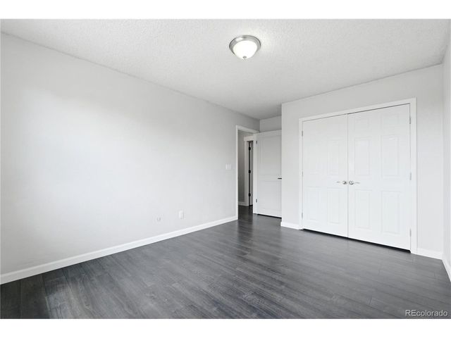 1127 E Kettle Pl, Centennial, CO 80122