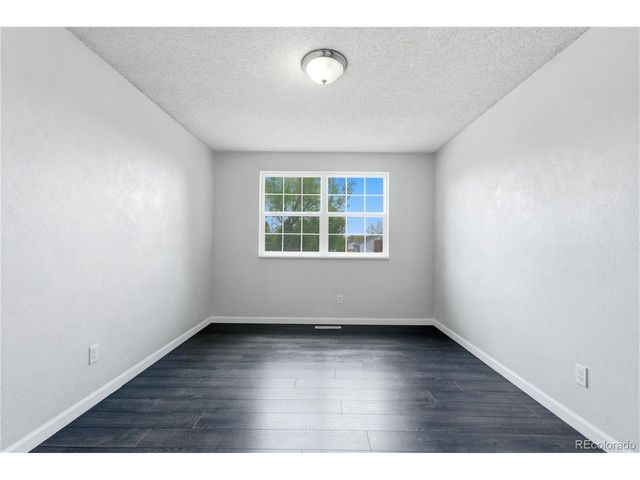 1127 E Kettle Pl, Centennial, CO 80122