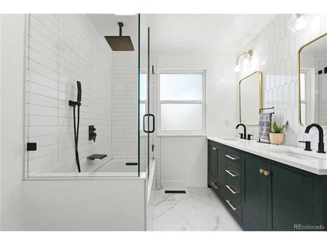 1127 E Kettle Pl, Centennial, CO 80122