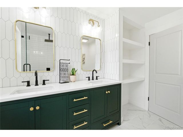 1127 E Kettle Pl, Centennial, CO 80122