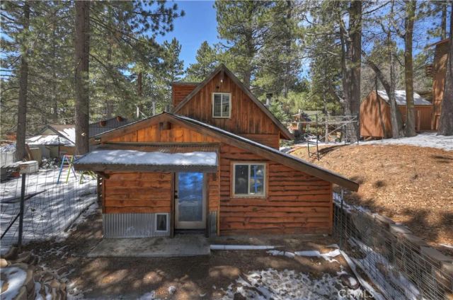 521 Fir Drive, Green Valley Lake, CA 92341