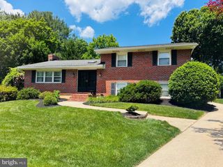 916 FARMSTEAD RD, Cockeysville, MD 21030