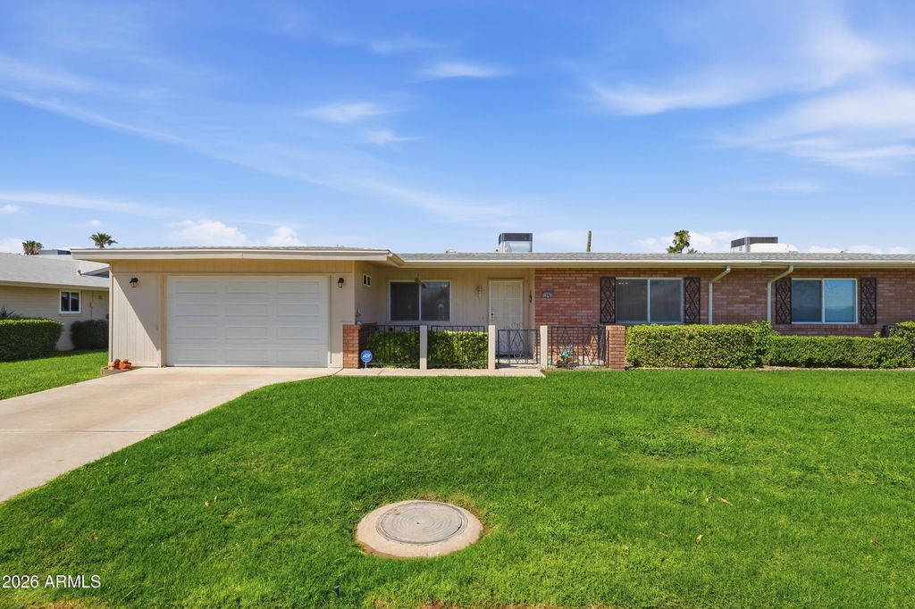 10869 W CLAIR Drive, Sun City, AZ 85351 — exterior