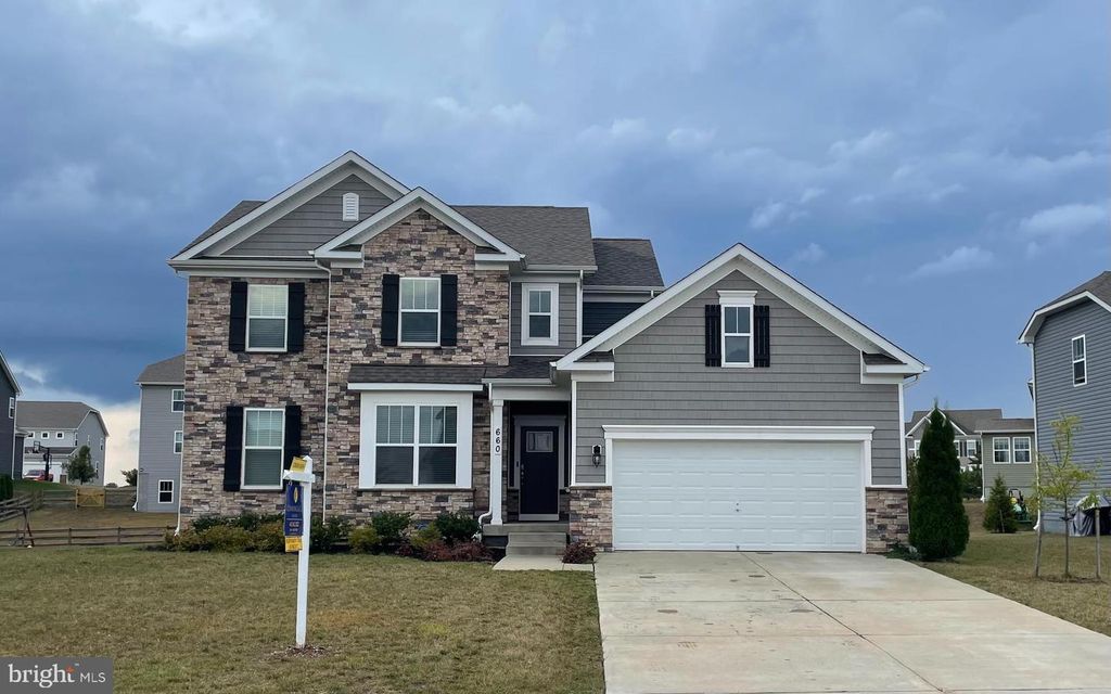 660 N CHANDLER DR, Westminster, MD 21157