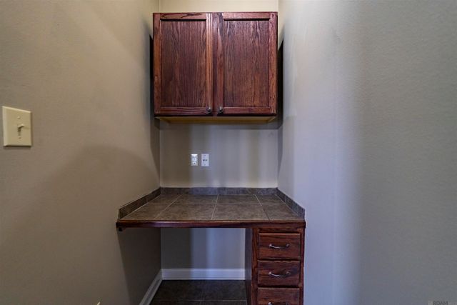 28304 Lake Salvador Dr, Livingston, LA 70754