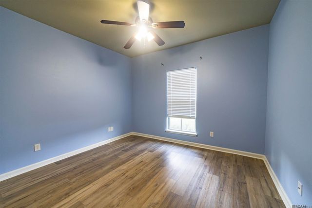 28304 Lake Salvador Dr, Livingston, LA 70754