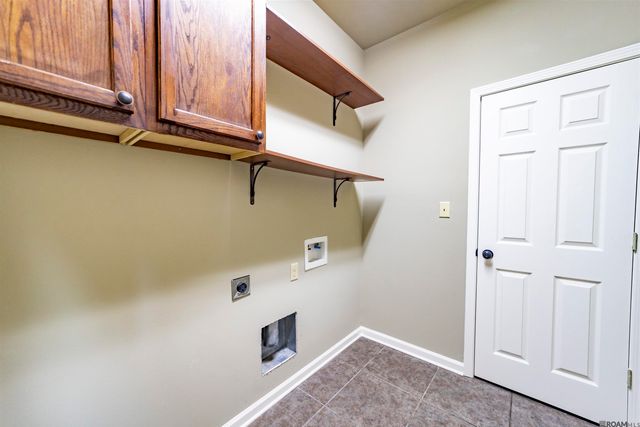 28304 Lake Salvador Dr, Livingston, LA 70754