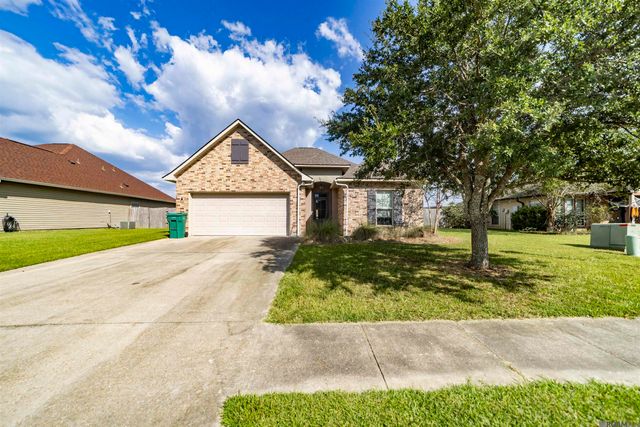 28304 Lake Salvador Dr, Livingston, LA 70754