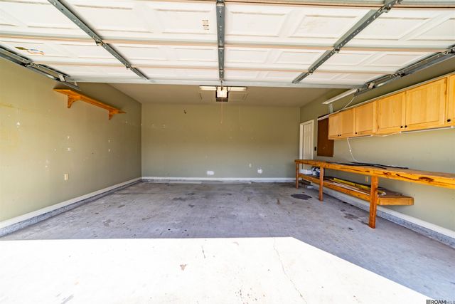 28304 Lake Salvador Dr, Livingston, LA 70754