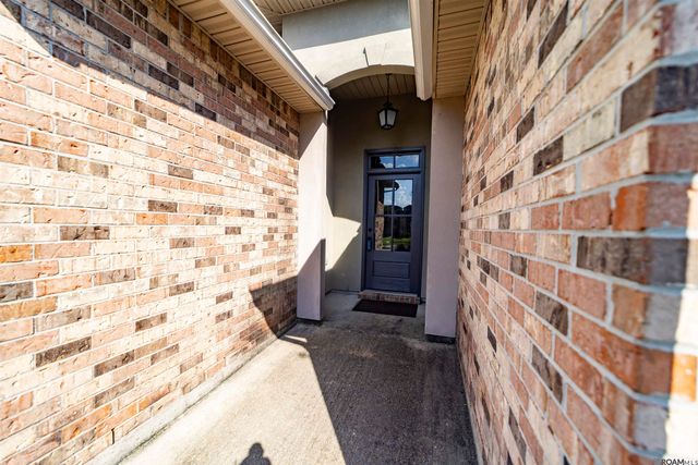 28304 Lake Salvador Dr, Livingston, LA 70754