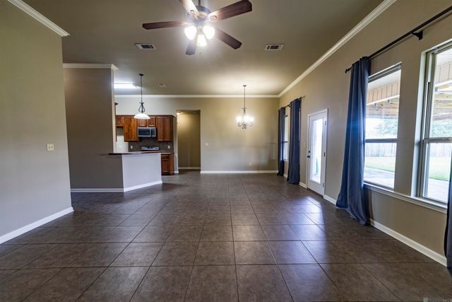 28304 Lake Salvador Dr, Livingston, LA 70754