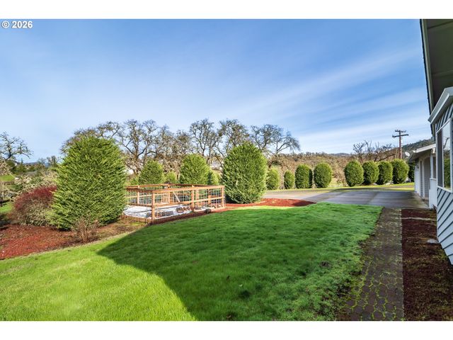 199 BLANDS Ln, Roseburg, OR 97471