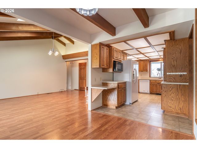 199 BLANDS Ln, Roseburg, OR 97471