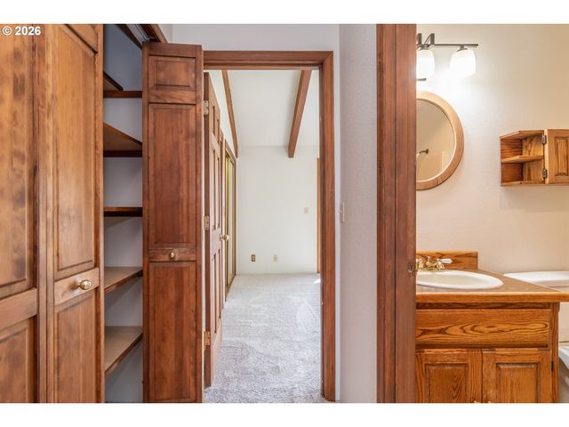 199 BLANDS Ln, Roseburg, OR 97471