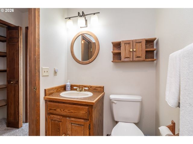 199 BLANDS Ln, Roseburg, OR 97471