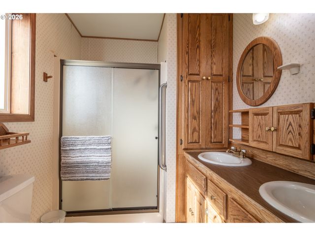 199 BLANDS Ln, Roseburg, OR 97471