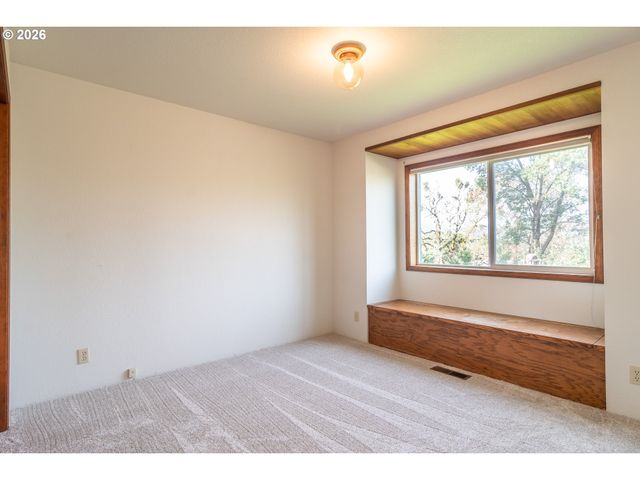 199 BLANDS Ln, Roseburg, OR 97471