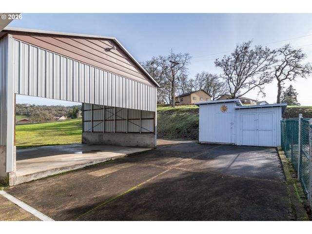 199 BLANDS Ln, Roseburg, OR 97471