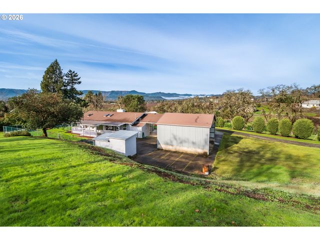 199 BLANDS Ln, Roseburg, OR 97471