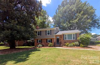 6724 Sunview Drive, Charlotte, NC 28210