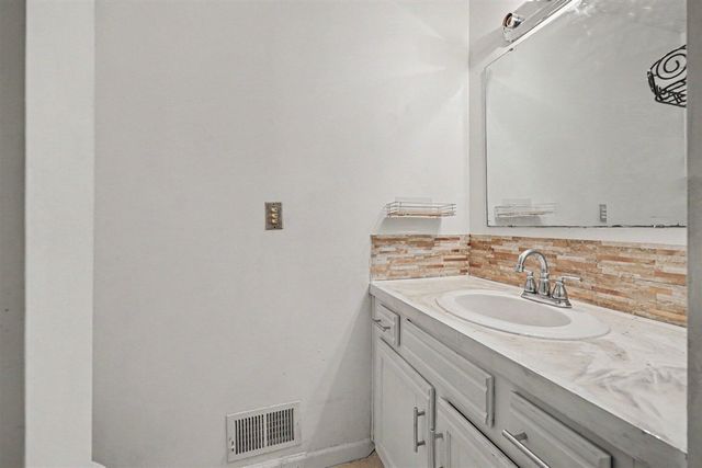 1915 Shorewood Drive, Norton Shores, MI 49441