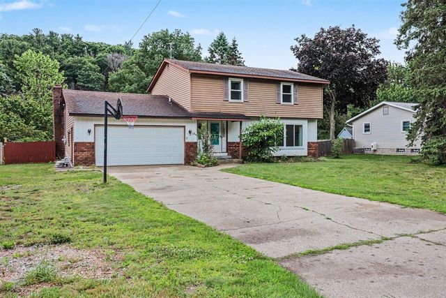 1915 Shorewood Drive, Norton Shores, MI 49441