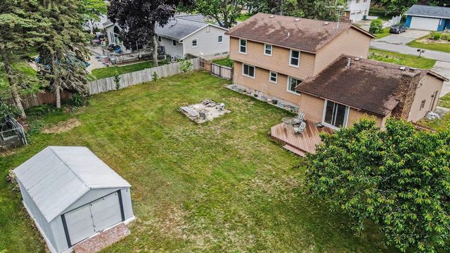 1915 Shorewood Drive, Norton Shores, MI 49441