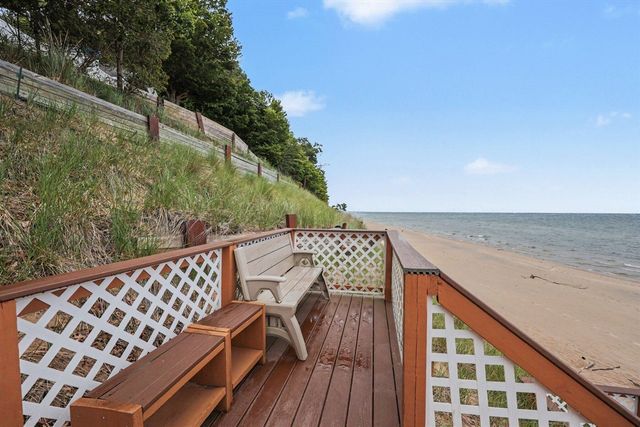 1915 Shorewood Drive, Norton Shores, MI 49441