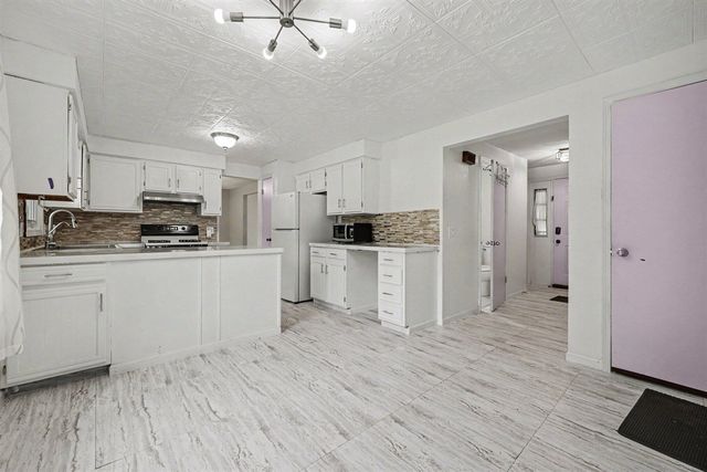 1915 Shorewood Drive, Norton Shores, MI 49441