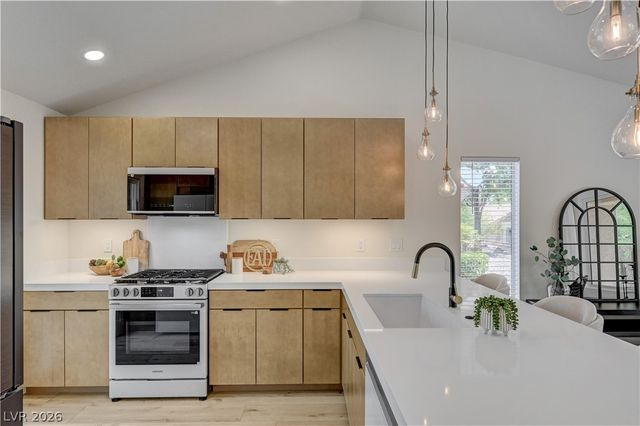 2728 Showcase Drive, Las Vegas, NV 89134