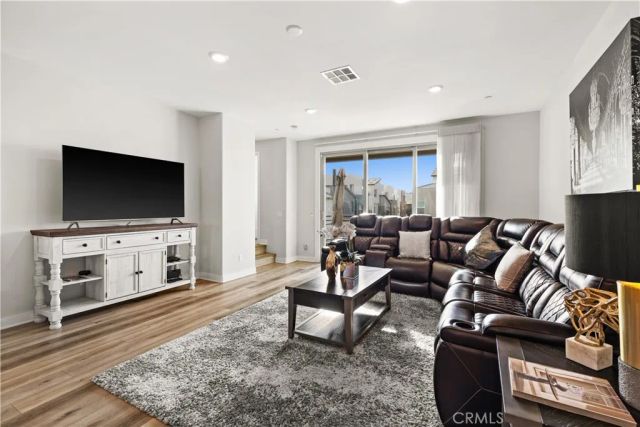 202 Keeper, Irvine, CA 92618