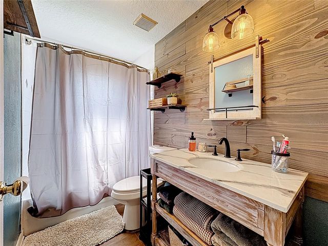 1820 LOST LAKE COURT, St Cloud, FL 34771