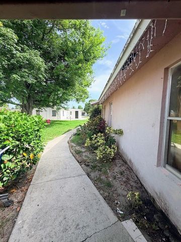5899 Mango Road, West Palm Beach, FL 33413