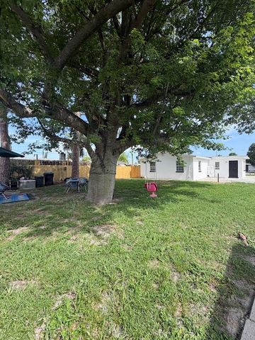 5899 Mango Road, West Palm Beach, FL 33413