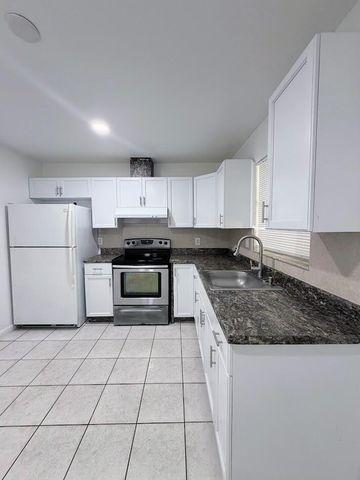 5899 Mango Road, West Palm Beach, FL 33413