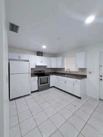 5899 Mango Road, West Palm Beach, FL 33413