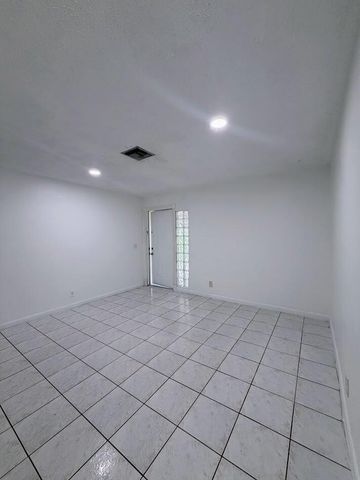 5899 Mango Road, West Palm Beach, FL 33413