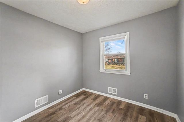 13303 E 50th Terrace, Kansas City, MO 64133