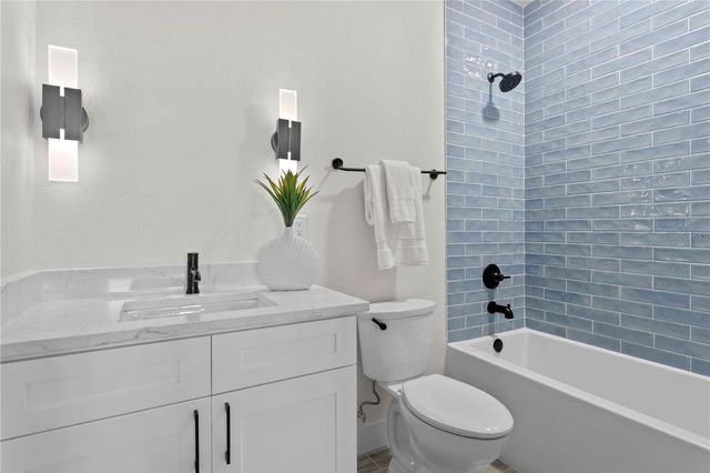 40 64TH STREET S 1, St Petersburg, FL 33707