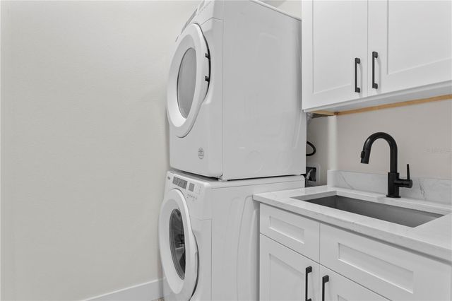 40 64TH STREET S 1, St Petersburg, FL 33707