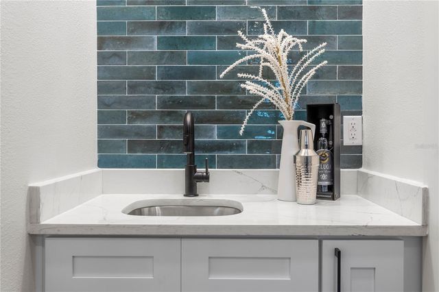 40 64TH STREET S 1, St Petersburg, FL 33707