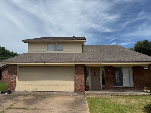 921 S 6th Street, La Porte, TX 77571