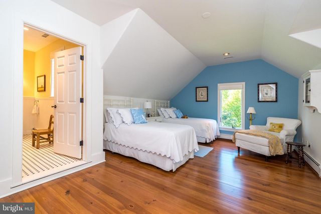 38 BRIDGE ONE LN, Point Pleasant, PA 18950