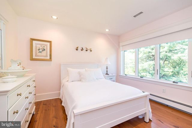 38 BRIDGE ONE LN, Point Pleasant, PA 18950