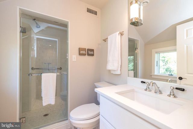 38 BRIDGE ONE LN, Point Pleasant, PA 18950